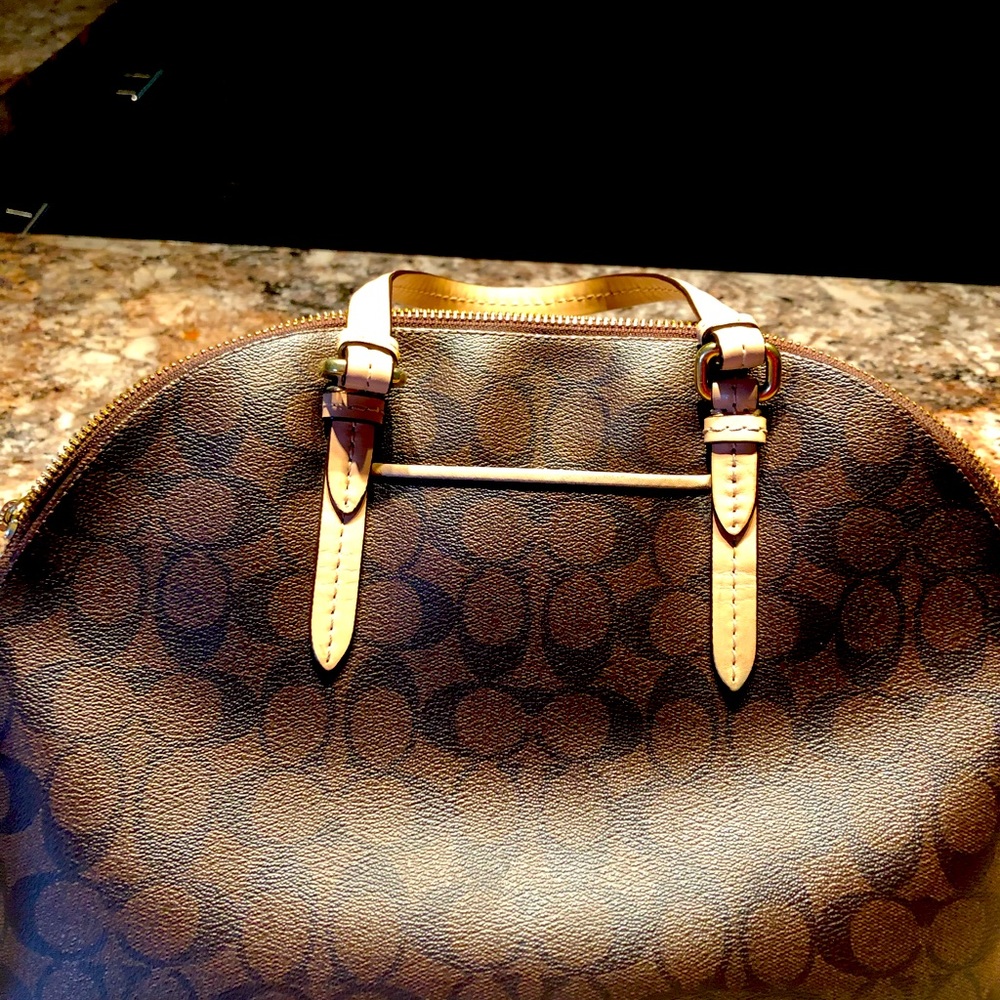 Coach signature satchel bag and EUC! Double handle bag and very clean inside!